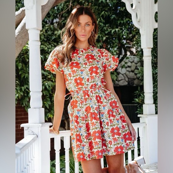 Vici Dresses & Skirts - Vici Collection floral mini dress